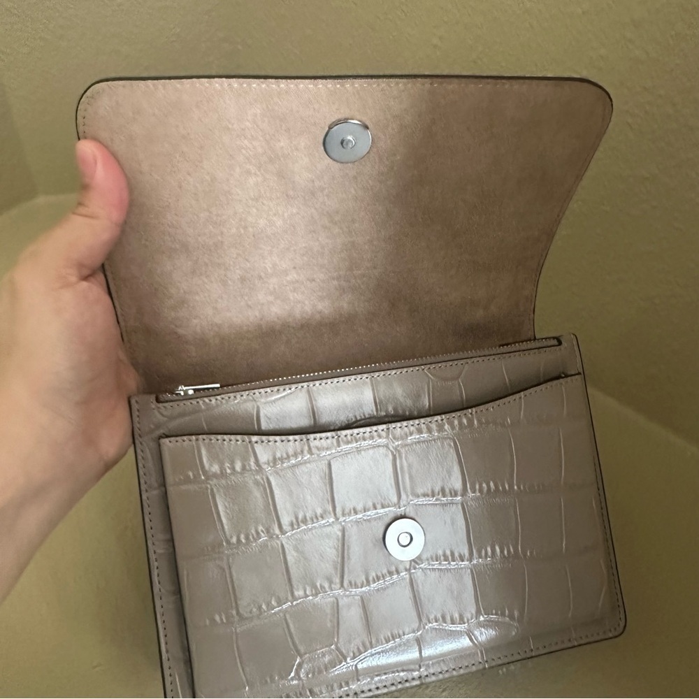 Coach Klare Beige Croc-Embossed Crossbody shoulder Bag - Picture 6 of 15